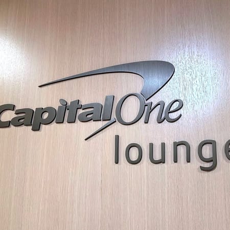 Image of: 공항 라운지 리뷰: Capital One Lounge, 덴버 공항(DEN) 터미널 A